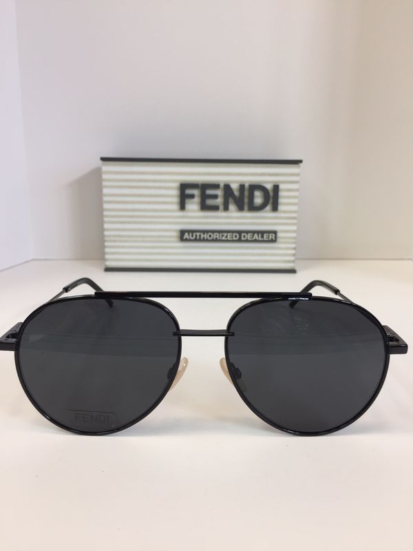 Fendi black sale aviator sunglasses